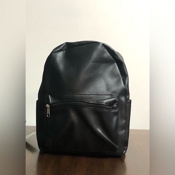Mini backpack two side square pockets front zip big zip pocket black. 14 L x 12W - Picture 1 of 4